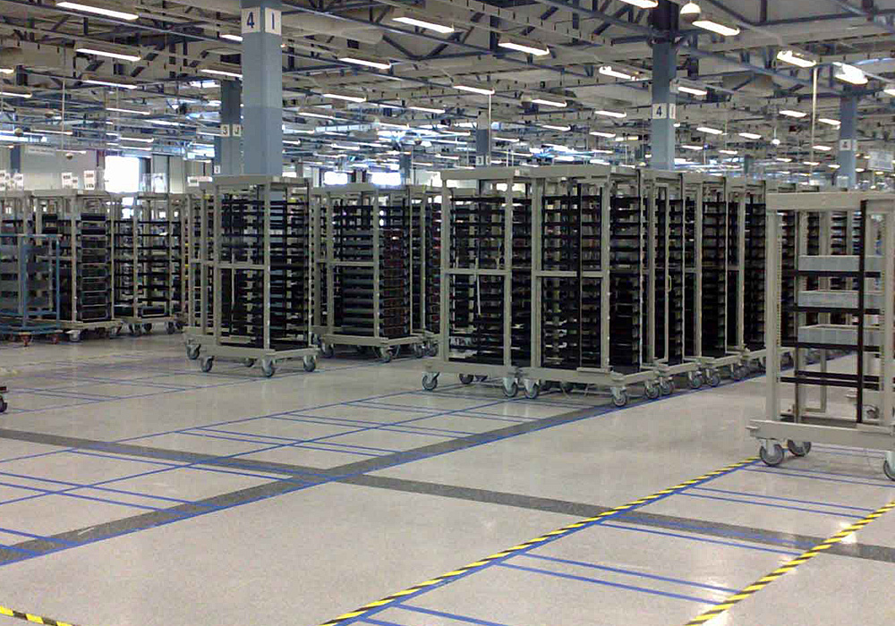 Server trolleys with location positions Server trolleys with location positions